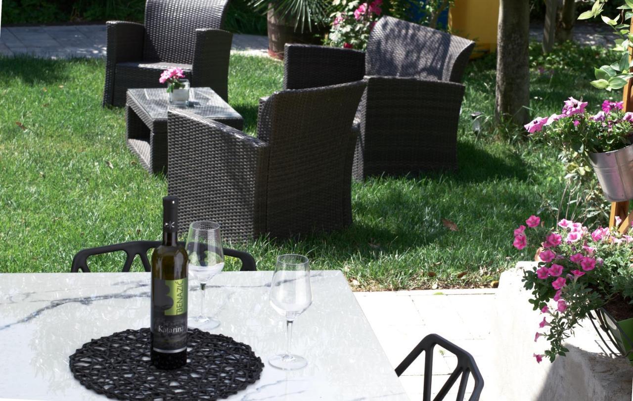Wine Garden Holiday Home Пула Екстериор снимка