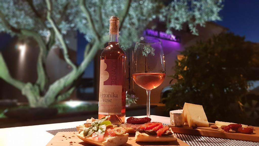 Wine Garden Holiday Home Пула Екстериор снимка